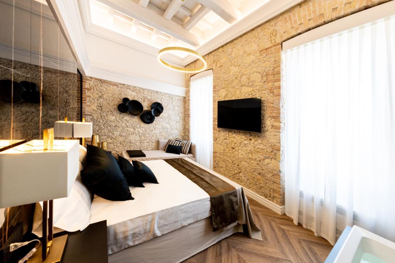 קליארי Nero Luxury Suites מראה חיצוני תמונה