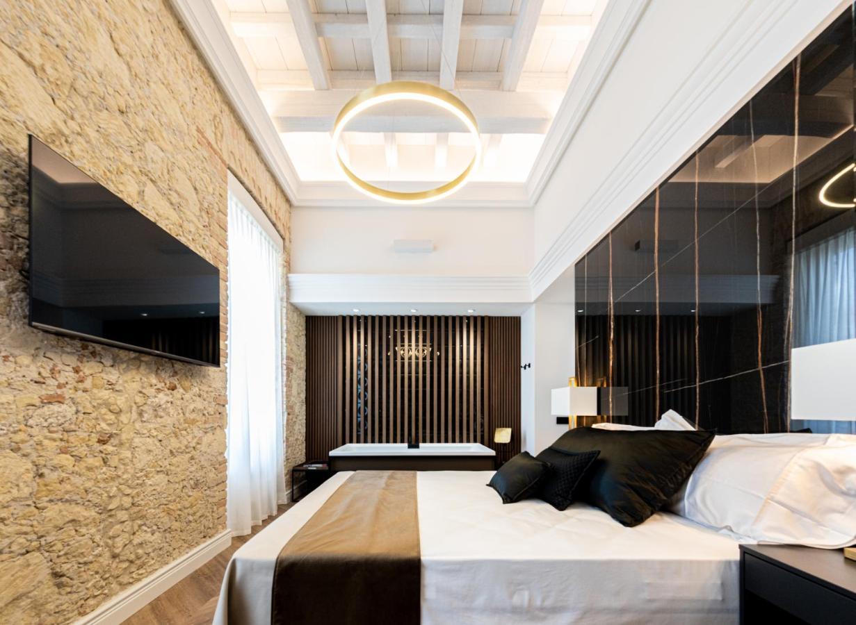 קליארי Nero Luxury Suites מראה חיצוני תמונה