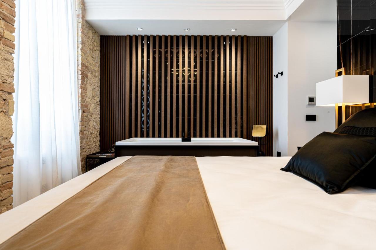 קליארי Nero Luxury Suites מראה חיצוני תמונה