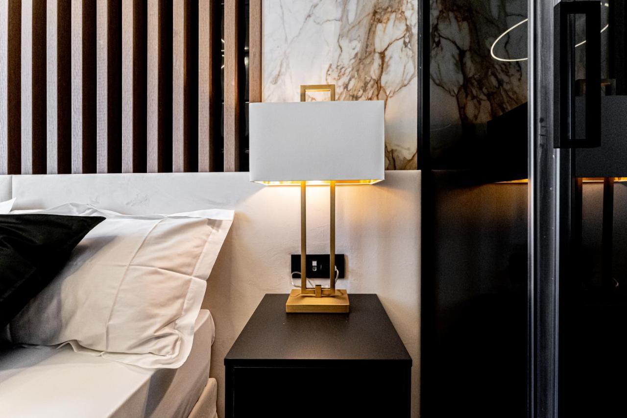 קליארי Nero Luxury Suites מראה חיצוני תמונה
