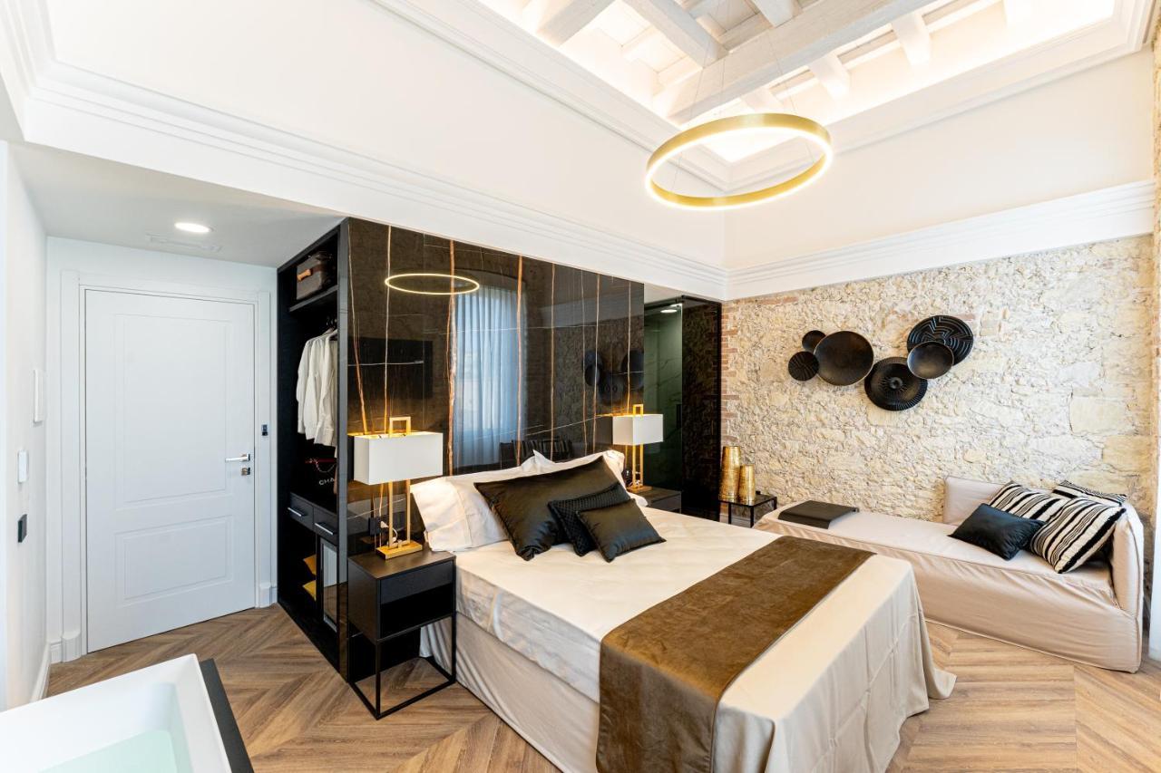 קליארי Nero Luxury Suites מראה חיצוני תמונה