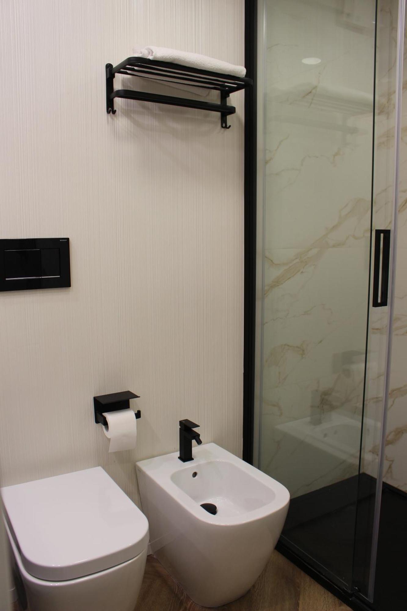 קליארי Nero Luxury Suites מראה חיצוני תמונה